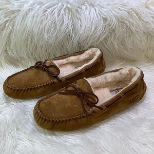New UGG Chestnut Dakota Moccasin Slippers